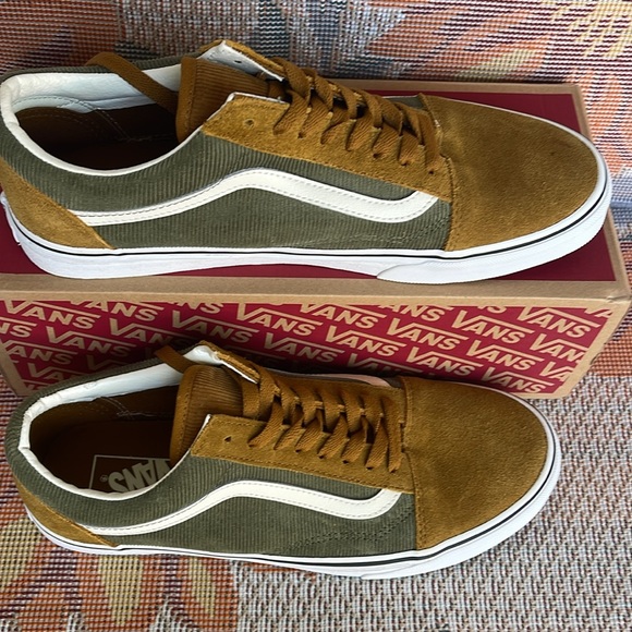 Vans WMNS Old Skool
Mini Cord Green/Brown
VN000ZNIT20A
Sneakers - Picture 4 of 16